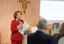 Cáritas presentó el exitoso programa AcompáñoTe de lucha contra la soledad no deseada en la Semana da Familia de Carballo