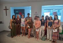 Cáritas en Arousa acerca la realidad de la exclusión social a 24 jóvenes durante el verano
